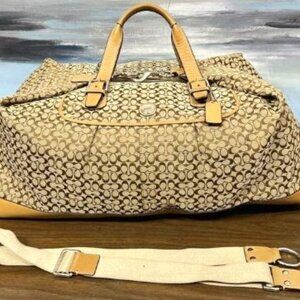 P1993-Holiday/Travel Special Coach Canvas/Leather Voyager Weekender with Strap